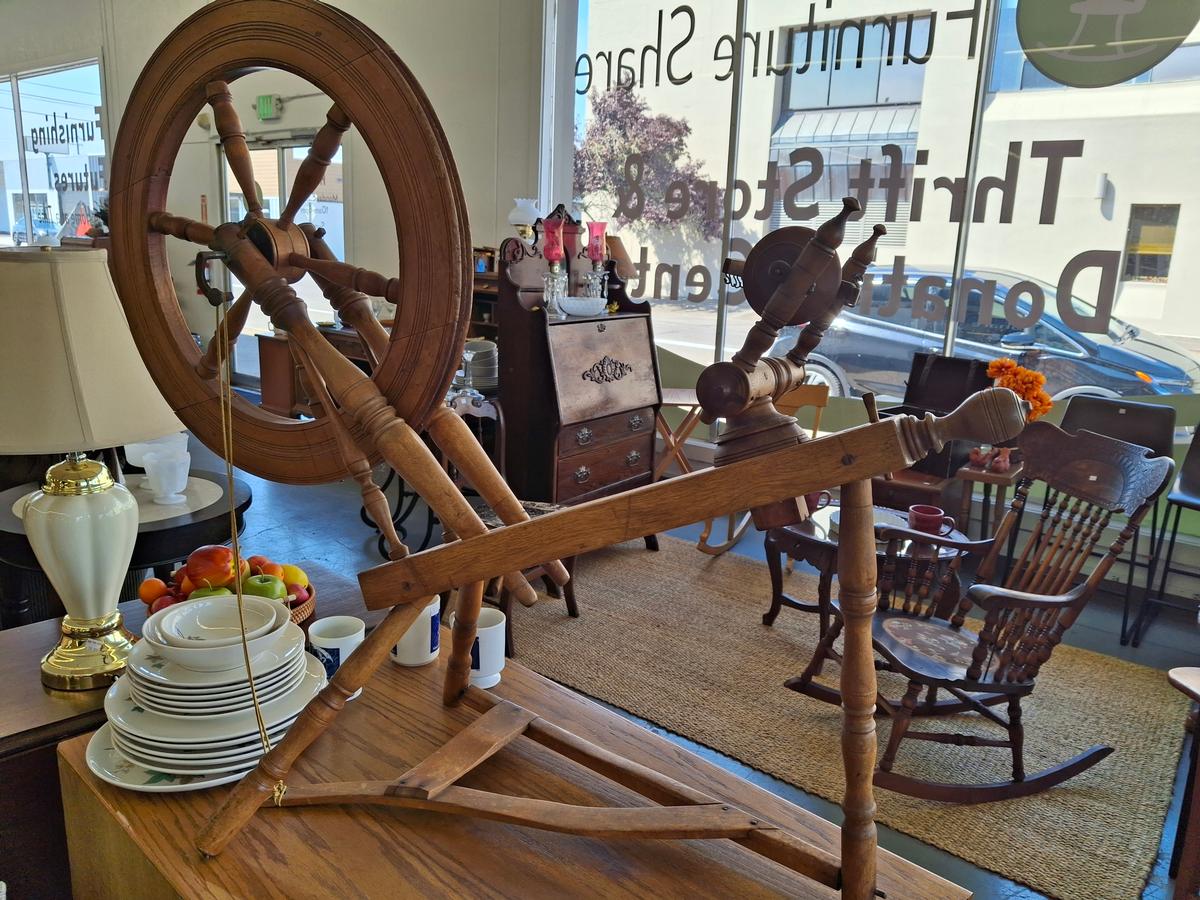 Antique Wooden Flax Spinning Wheel